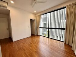 Charlton 27 (D19), Terrace #558508351